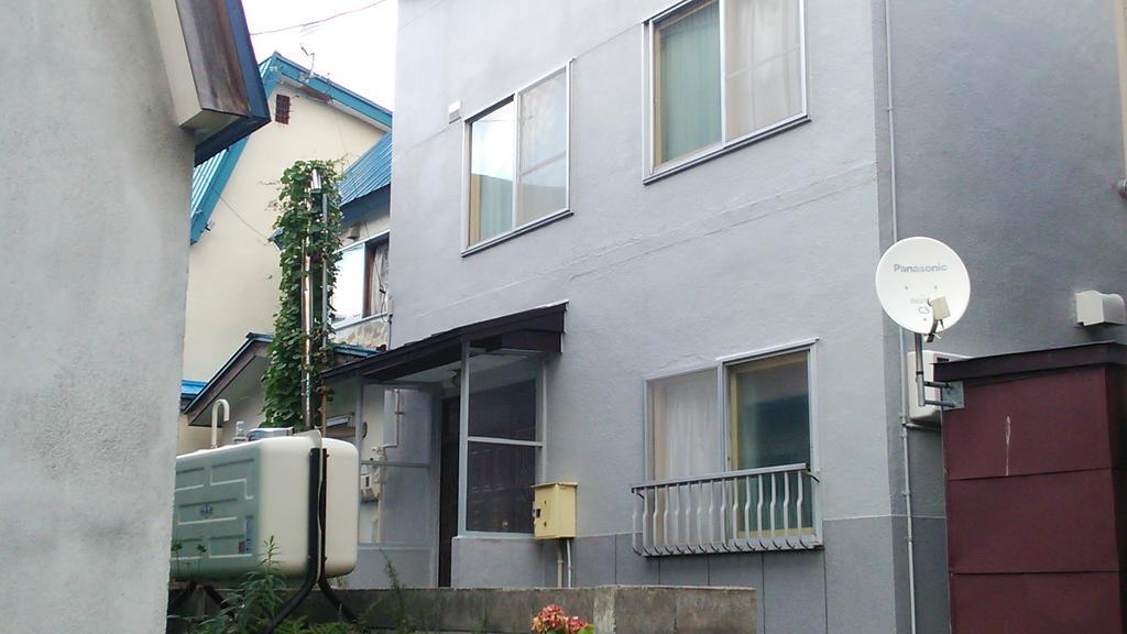 Dormitory L Bed & Breakfast Otaru Exterior photo